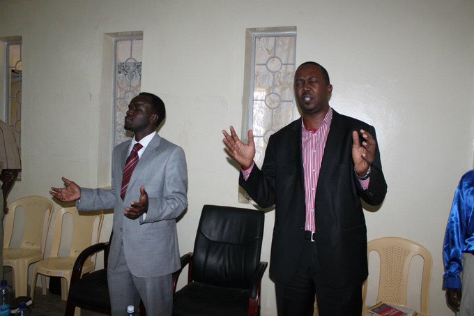 PulseLiveKenya's tweet photo. TBT Photo of #andrewkibe when he was a pastor.😅 https://t.co/JqvCw50eS1