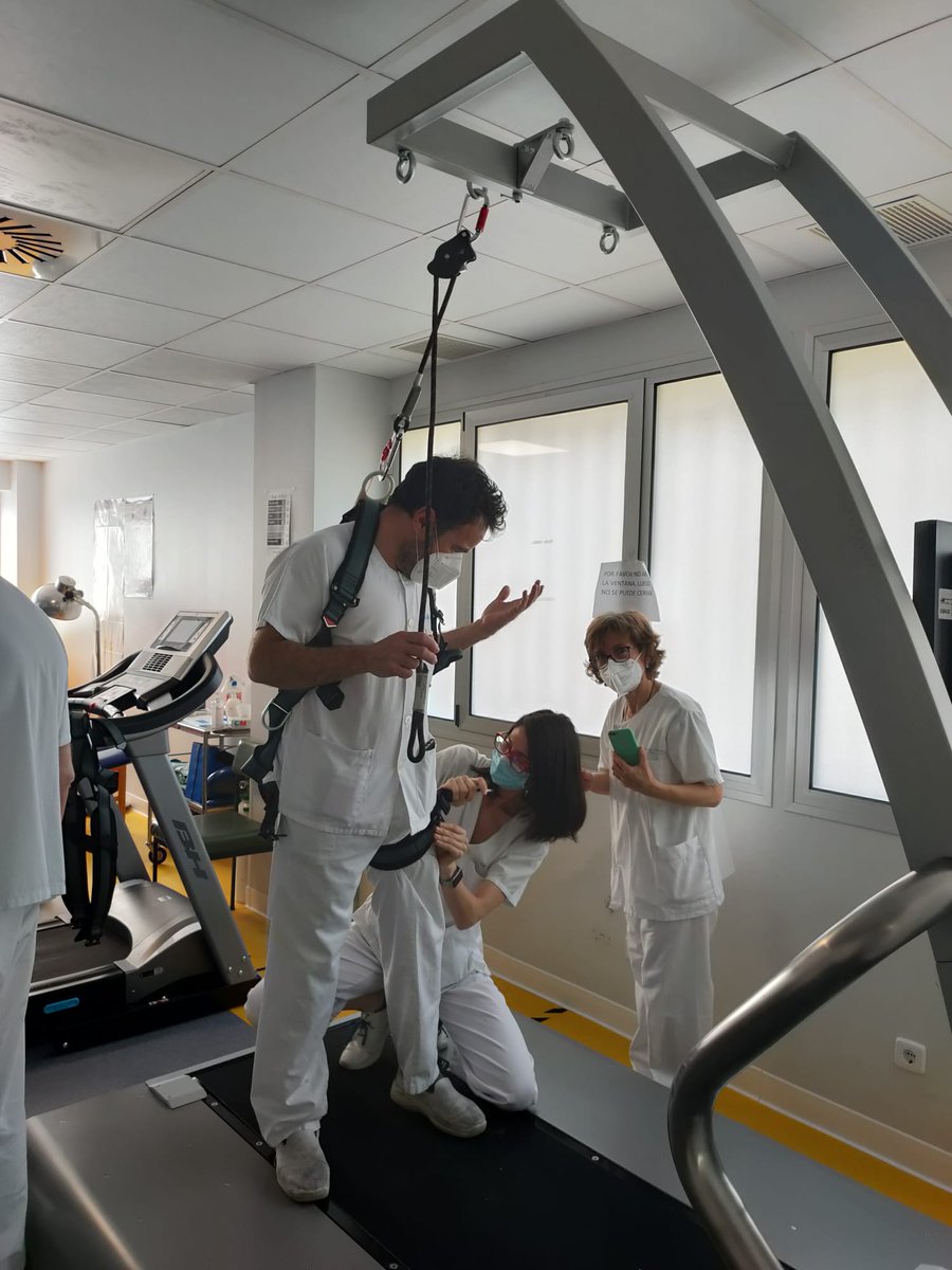 primfisio's tweet photo. El Hospital Carlos III de Madrid acaba de incorporar 
#BalanceTutor, un innovador sistema de trabajo para el #controlpostural dinámico y estático y una herramienta de ejercitación del #equilibrio, desarrollado por Meditouch. https://t.co/t9ZSE8ozqd
