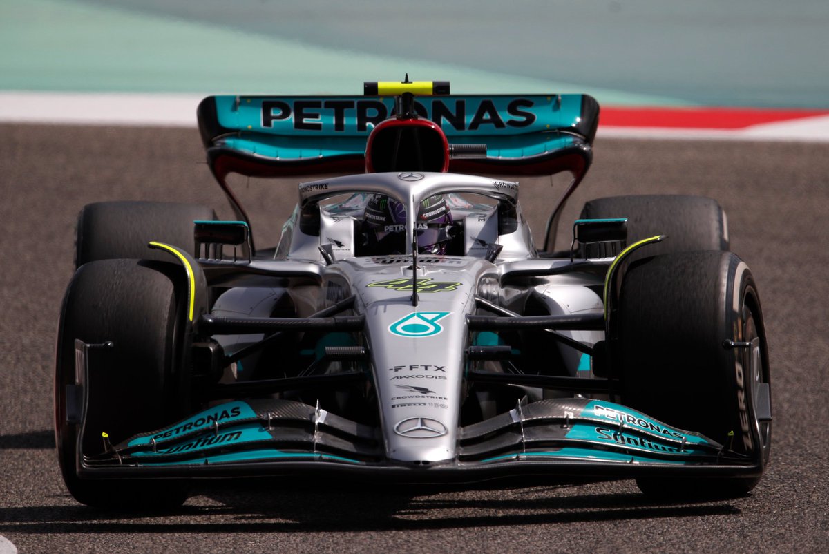 laguiaformulera's tweet photo. Las diferencias entre el W13 que Mercedes llevó a Barcelona (izq) y Bahrein (der)
#f1 #formula1 #LGF1 #Mercedes #MercedesAMGF1 #W13 https://t.co/IuTDDWzX29