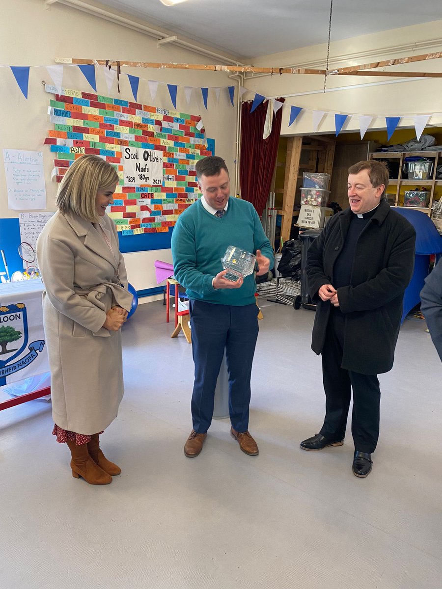 We would like to extend a huge thank you to Ken, the BOM and all in <a href="/KilcloonPrincip/">KilcloonNS</a> for the very special gift they presented us with last Friday. We couldn’t have asked for better neighbours through the years 🍀