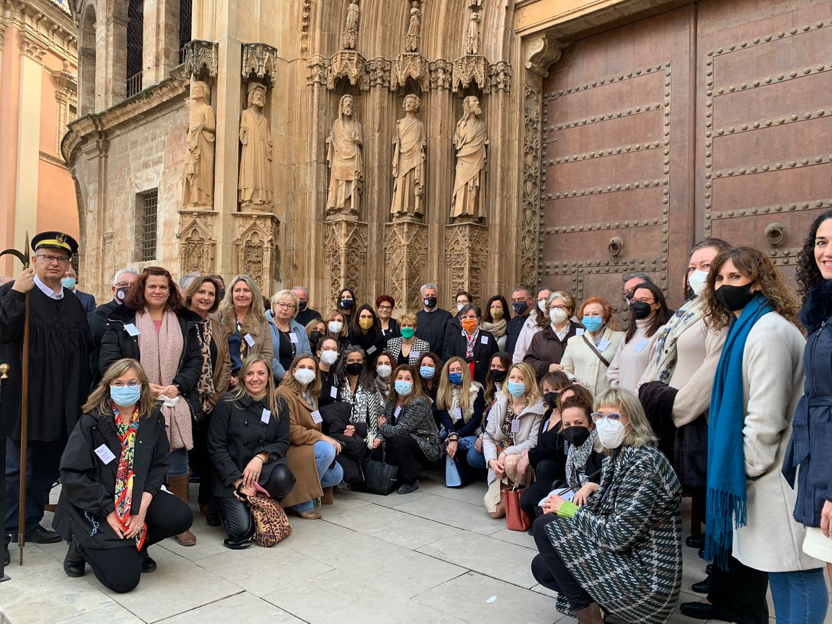 elisavalia's tweet photo. ¡Qué inmenso honor recibir la Blusa de Síndica de Honor del Tribunal de las Aguas! 

Además, he estado acompañada de más de 50 mujeres vinculadas al mundo del agua en la sesión en la que esta institución milenaria conmemora el #DíaDeLaMujer.

Emocionante. https://t.co/WvIyBSMEoM
