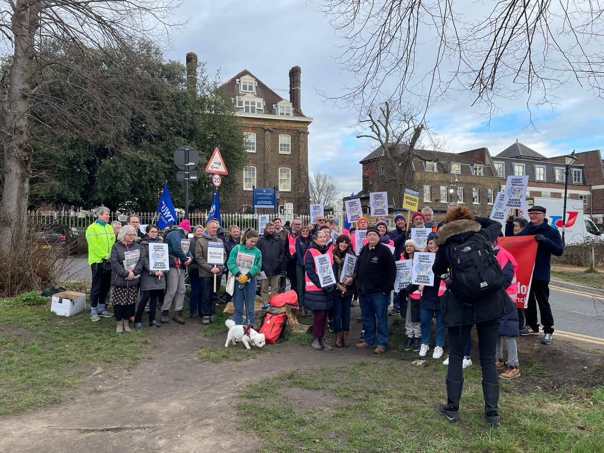 NEULondon's tweet photo. Forest School @NEUnion members on strike again today as their employer is failing to properly consult with members about plans to withdraw from the TPS #HandsOffOurTPS #HandsOffTPS https://t.co/eaYqPvG4vi