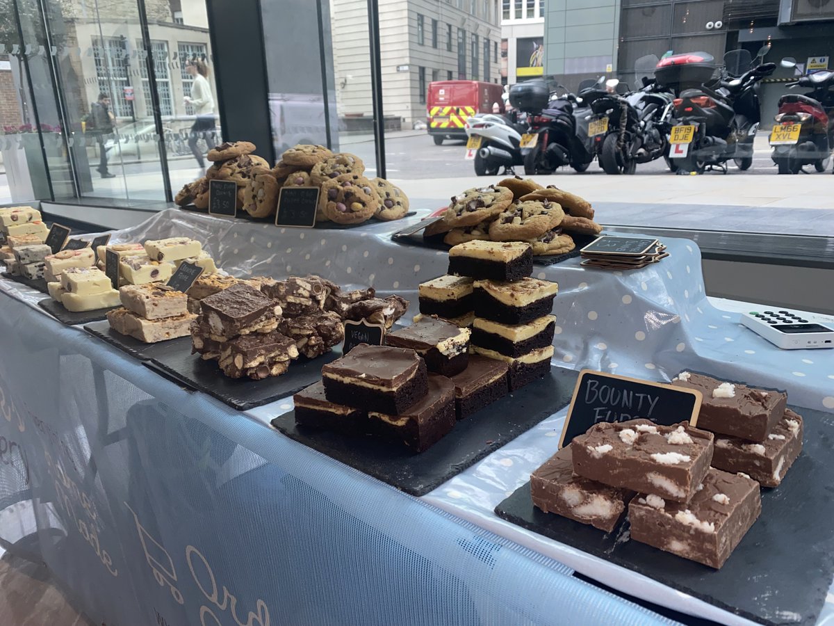 70marklane's tweet photo. Today we have @Jacksbakery_  joining us here in reception. He has a selection of his best cookies and fudges for you to enjoy 🤩 Jack will be here till 3pm today... you don't want to miss out!! #Food #cookies #fudge #yummyfood #deliciousfood https://t.co/ESYlt2d2d2