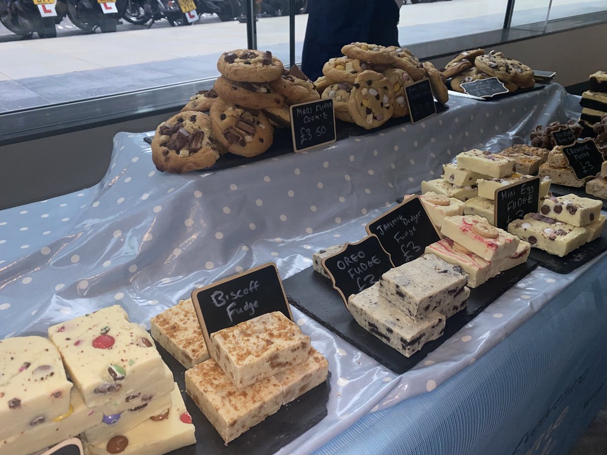70marklane's tweet photo. Today we have @Jacksbakery_  joining us here in reception. He has a selection of his best cookies and fudges for you to enjoy 🤩 Jack will be here till 3pm today... you don't want to miss out!! #Food #cookies #fudge #yummyfood #deliciousfood https://t.co/ESYlt2d2d2