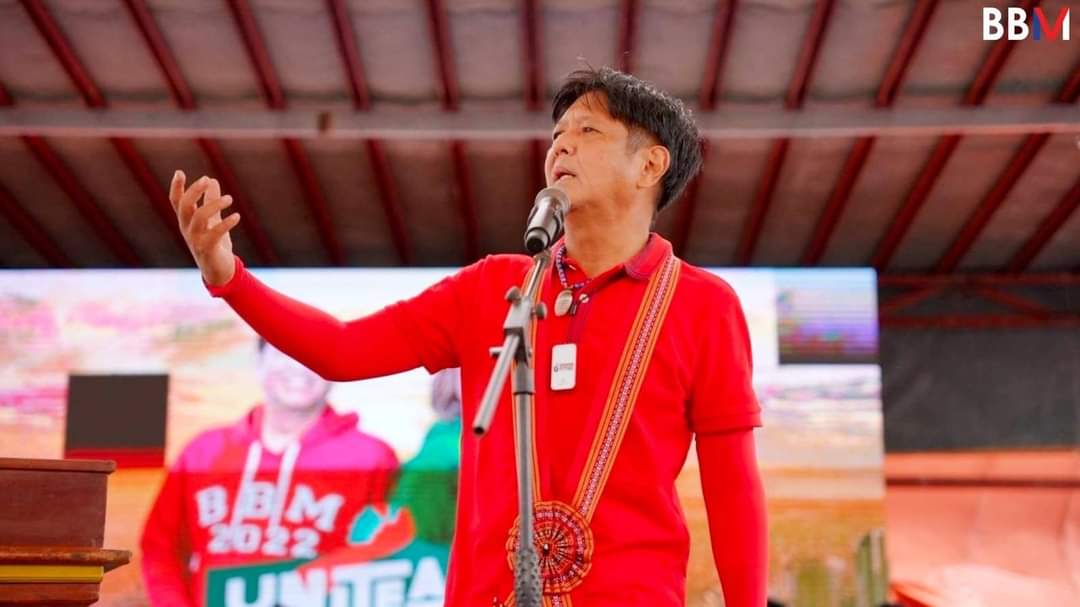 manilabulletin's tweet photo. LOOK: Thousands of supporters gather as Presidential candidate Ferdinand "Bongbong" Marcos Jr. visits Tabuk City in Kalinga Province on March 9, 2022. On a Facebook post, Marcos Jr. mentioned 
"Agyamanak iti ayat ken suportayo, apo!" https://t.co/ZpLjCJJxMT