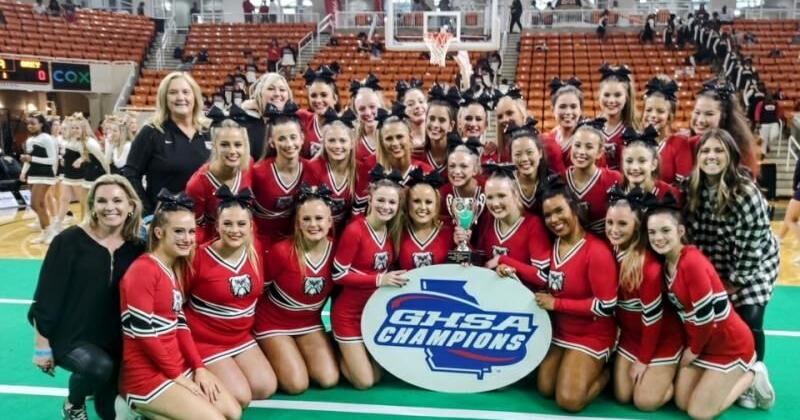 GDPsports's tweet photo. North Gwinnett High School celebrates second straight Game Day Cheerleading state title https://t.co/qteWXoqNIg https://t.co/Mk1wBF0w2A