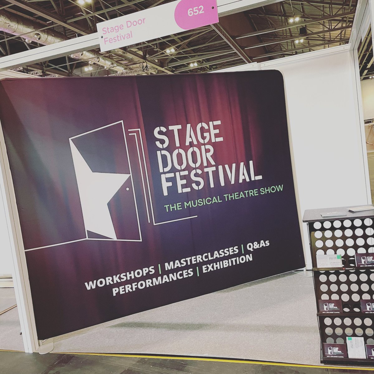 StageDoorFest's tweet photo. Well that didn’t take long!
#eventprofs @MOVEITSHOW Ready! https://t.co/6vDfBWQ33D