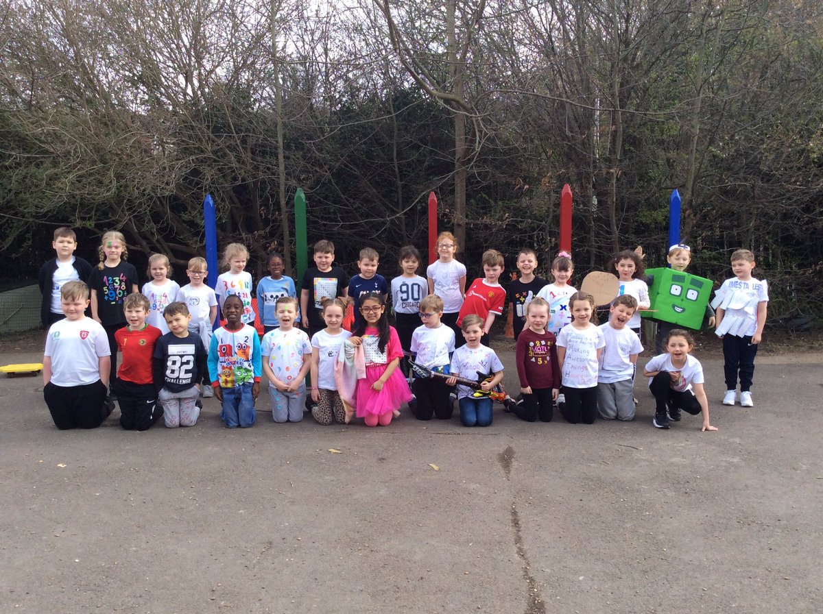 MaundeneSchool's tweet photo. Robins class are enjoying celebrating Maths Day today! #mathsday #robinsclass https://t.co/lSIOD2iGDx