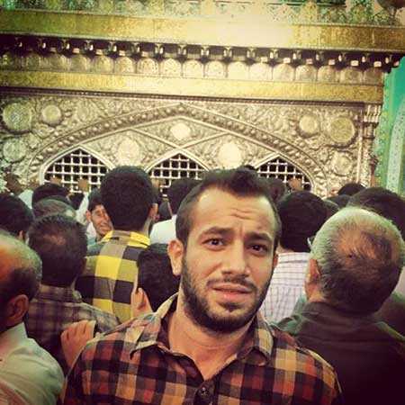 hagh_G00's tweet photo. یکی هست مثل من و شما که وقتشو میذاره تا تتلو رو به خاک و خون بکشه
یکی دیگه هم هست که میاد آسیب‌شناسی میکنه، یعنی وقتشو میذاره تا بفهمه منشأ این مشکلات و توهین ها چیه ، اونم از کسی که مسلمان و زائر ائمه بوده https://t.co/gF8t1WBk4s