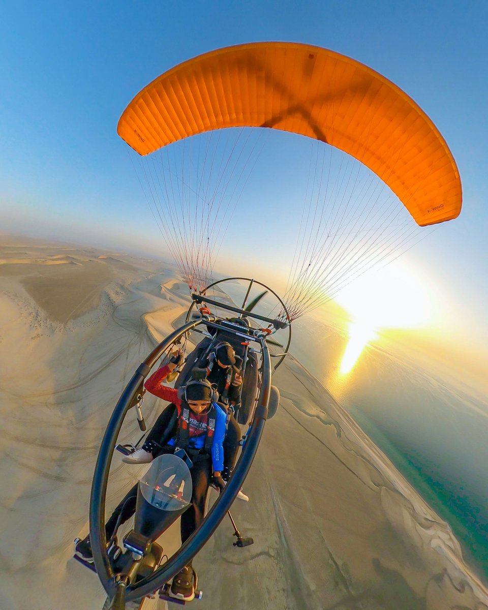 QatarCalendar's tweet photo. هل تحلم بالتحليق في الهواء وليس لديك أي خبرة في هذا المجال؟ أطلق العنان للمُغامر الموجود بداخلك، وابدأ الآن في تحقيق حلمك مع https://t.co/kArtAcI1KQ 
تشمل دورة التدريب على الطيران باستخدام الباراموتور 
- التدريب النظري 
- التدريب الأرضي 
- التدريب الجوي 

#قطر2022 #قطر https://t.co/1o7czydKQB