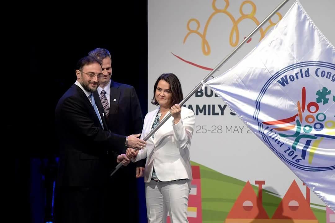 RemyBonny's tweet photo. Hungary's new president Katalin Novak flying a flag with Levan Vasadze during the anti-LGBTIQ+ 'World Congress of Families' in 2017 in Budapest.🏳️‍🌈🇭🇺

Vasadze was behind the violence against @TbilisiPride in 2019 and 2021 - which led to many wounded and the death of 1 cameraman. https://t.co/mPqs8MDG1s