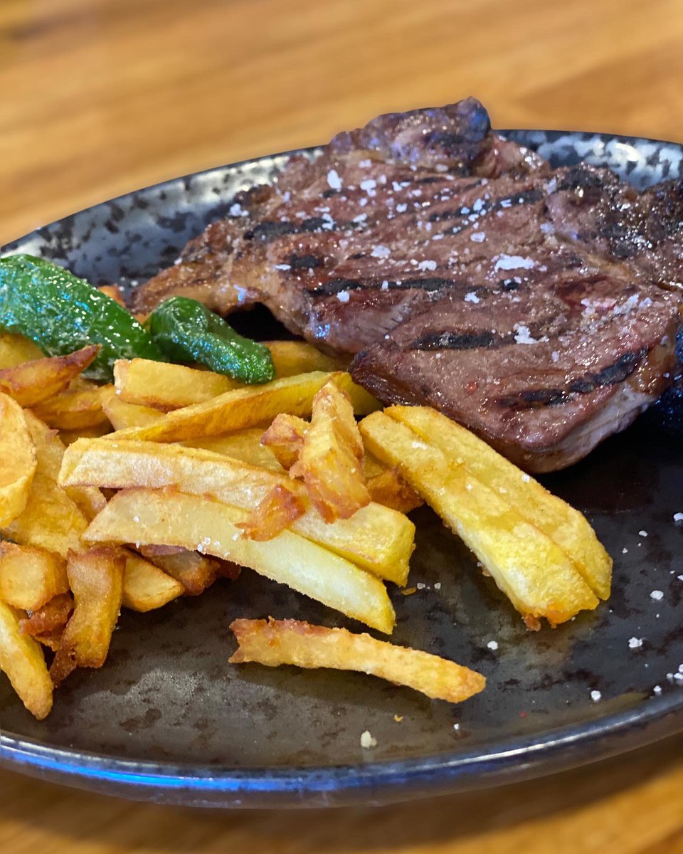 Senderuela1's tweet photo. Comprometidos con el producto de primerísima calidad, en 𝗦𝗘𝗡𝗗𝗘𝗥𝗨𝗘𝗟𝗔 encontrarás siempre platos exquisitos, repletos de sabor y elaborados con cariño para conquistar tu estómago y  tu paladar.https://t.co/08OD9NfRxk
#restaurantesenderuela #Madrid #navalcarnero #eatingout https://t.co/uVYvJIBIcO