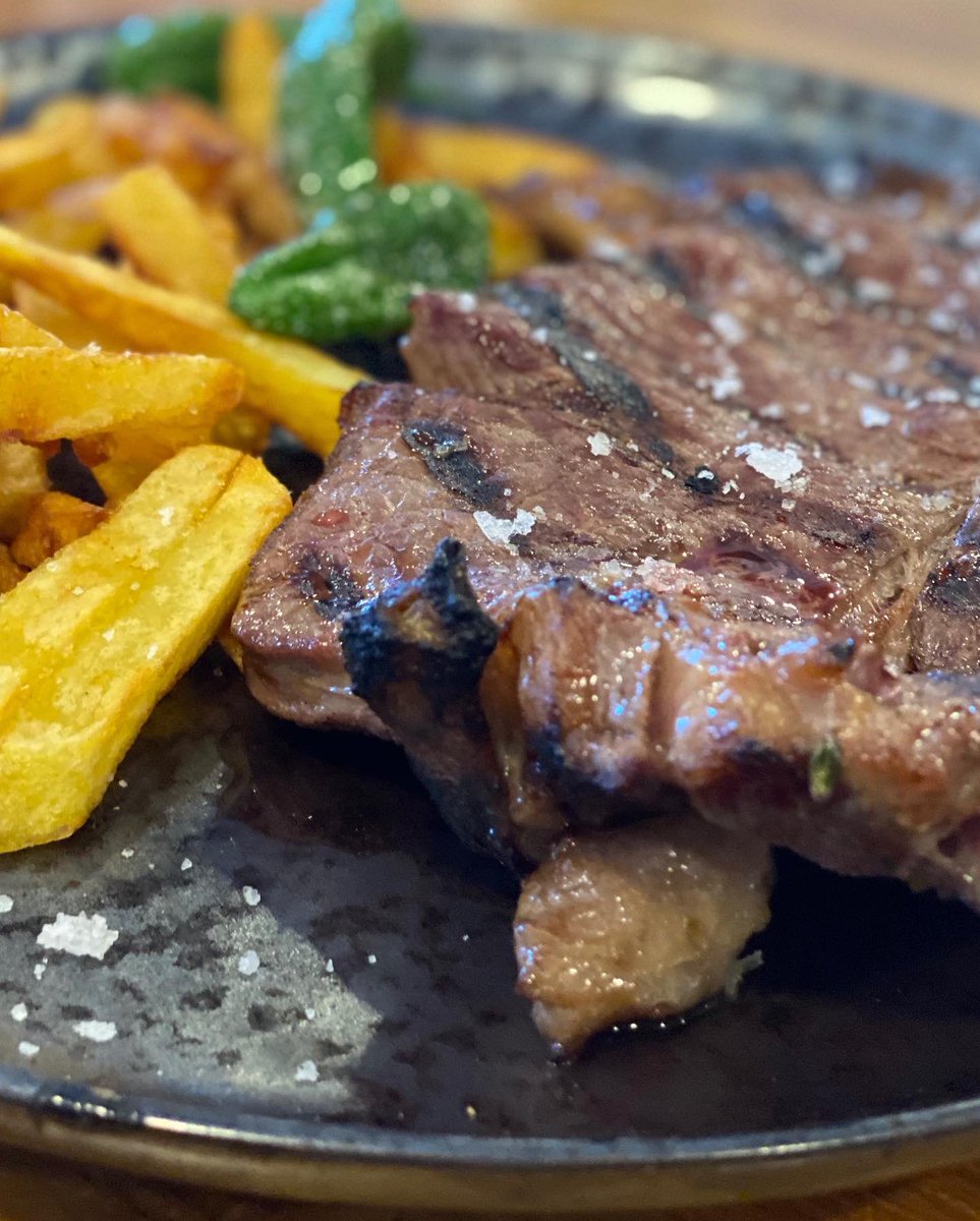 Senderuela1's tweet photo. Comprometidos con el producto de primerísima calidad, en 𝗦𝗘𝗡𝗗𝗘𝗥𝗨𝗘𝗟𝗔 encontrarás siempre platos exquisitos, repletos de sabor y elaborados con cariño para conquistar tu estómago y  tu paladar.https://t.co/08OD9NfRxk
#restaurantesenderuela #Madrid #navalcarnero #eatingout https://t.co/uVYvJIBIcO