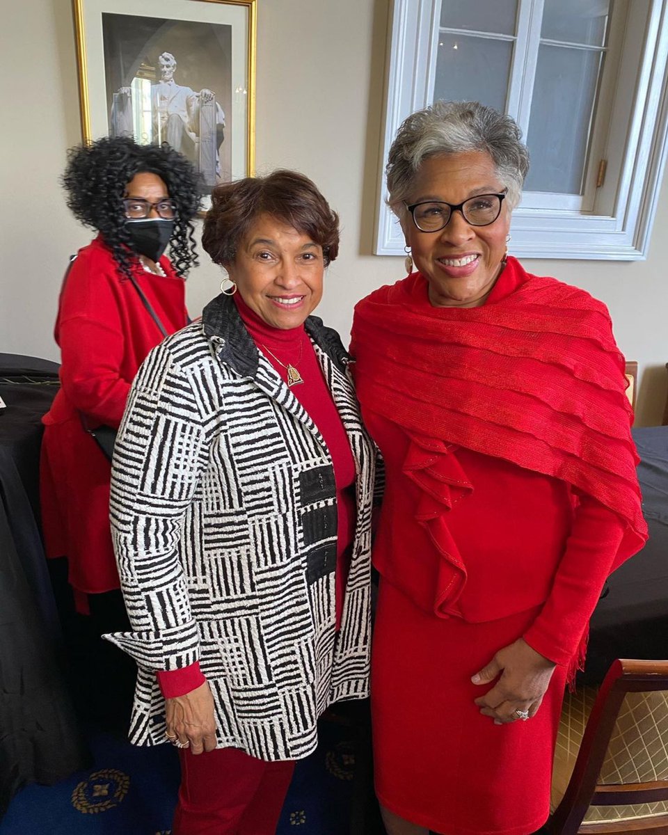 easternregdst's tweet photo. #DSTmakingAnImpact @dstinc1913 @RepBeatty @TheBlackCaucus #Repost @dstbev26
・・・
Happy Birthday to our phenomenal Soror Congresswoman Joyce Beatty, Chair of the Congregational Black Caucus. There’s power in her voice! 🤜🏽🤛🏽 https://t.co/VAhjEv5Olw