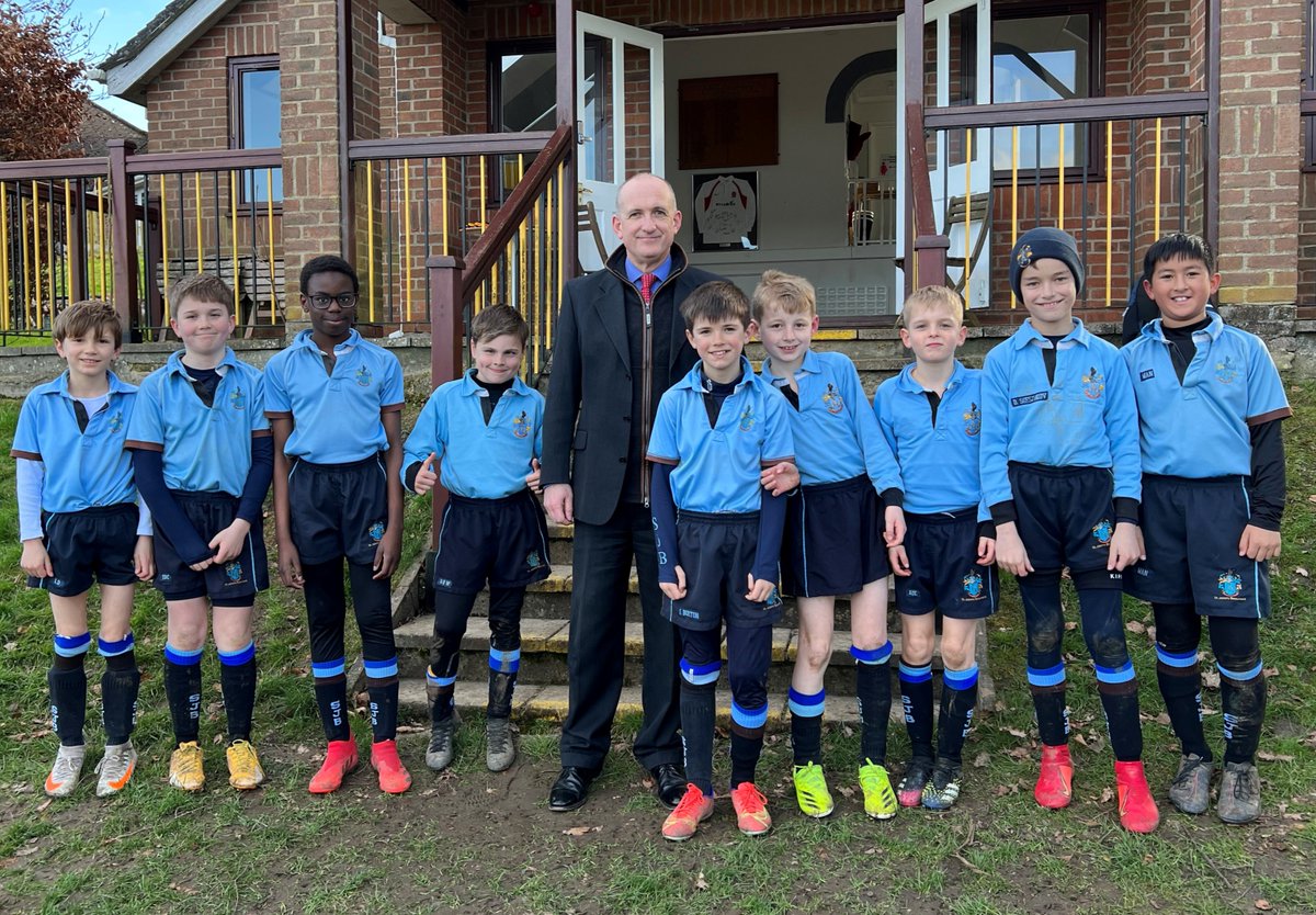 SJBWindsor's tweet photo. Well done to the U10A football team who came out victorious at @TheOratorySch Football Festival for prep boys. The winning team, pictured with The Oratory Headmaster, Mr Joe Smith, won 4-1 in the final. β½ππ
#SJBmiddleschool #SJBsport #SJBactive https://t.co/EfV1B3klLL