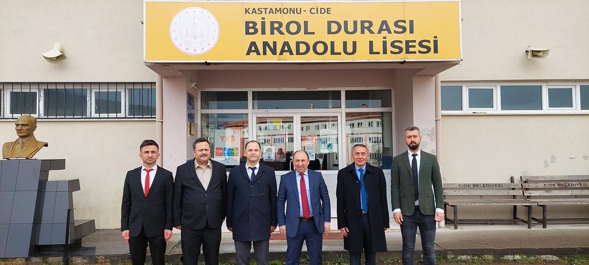 mehmtesrefmutlu's tweet photo. Kaymakamımız Sn. Ömer Sağlam ve Milli Eğitim Müdürümüz Sn. Hüseyin Uğur ile birlikte okul ziyaretleri kapsamında; Birol Durası Anadolu Lisesi'ne ziyarette bulunduk. 

Geleceğimizin teminatı olan gençlerimizin heyecanını paylaştık. Öğretmen ve öğrencilerimize başarılar dileriz. https://t.co/kJrZSpiGAB