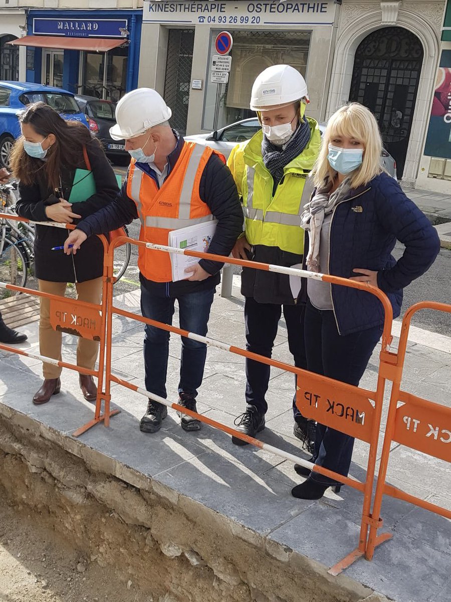 PasDassonville's tweet photo. #EnDirect
Visite terrain avec @AnneRamos06 pour contrôler les chantiers @enedis_coteazur sur le cœur de @VilleNice et tester la nouvelle application #smartchantier d’@ubiplace @esouraud 
Améliorer la qualité de nos travaux, un engagement fort auprès de la @MetropoleNCA https://t.co/72dmVXM3qn