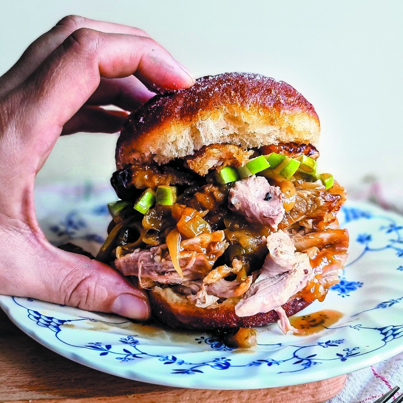 Porc_Blasus's tweet photo. We're looking back at the delicious recipes created for us by foodies and influencers during this year's #PorcWeek.
🥩porc tomahawks
🇦🇹porc schnitzel
🍩porc belly doughnuts
🥓bacon wrapped faggots
Try them yourself 👇 #tryporc