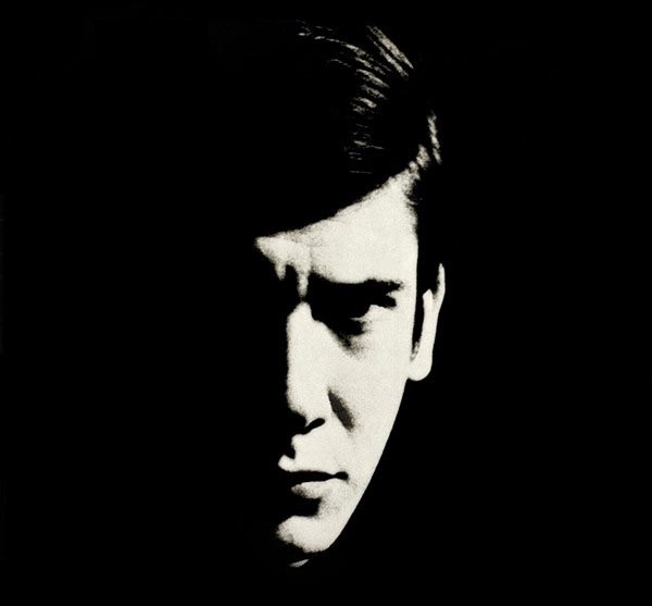 mrodrigfeed's tweet photo. Hoy es el cumpleaños de Alfredo Zitarrosa. Comparto nuevamente este recuerdo (hilo) de cuando yo, siendo un adolescente, ayudaba a mi padre (canillita) a repartir diarios en Malvín.  Le llevábamos los diarios a su casa. Era mediados de los '80. Alfredo me recibía y cuando https://t.co/vrOrq6YNEh