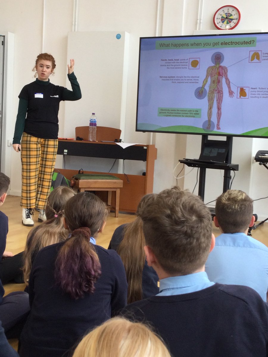 PrimaryFranche's tweet photo. Years 4,5 and 6 had a fun visit from @wpduk today to teach them about how to stay safe around electricity.  #STEMlearning #WesternPowerDistribution #call105 https://t.co/Dmtu51lIwN
