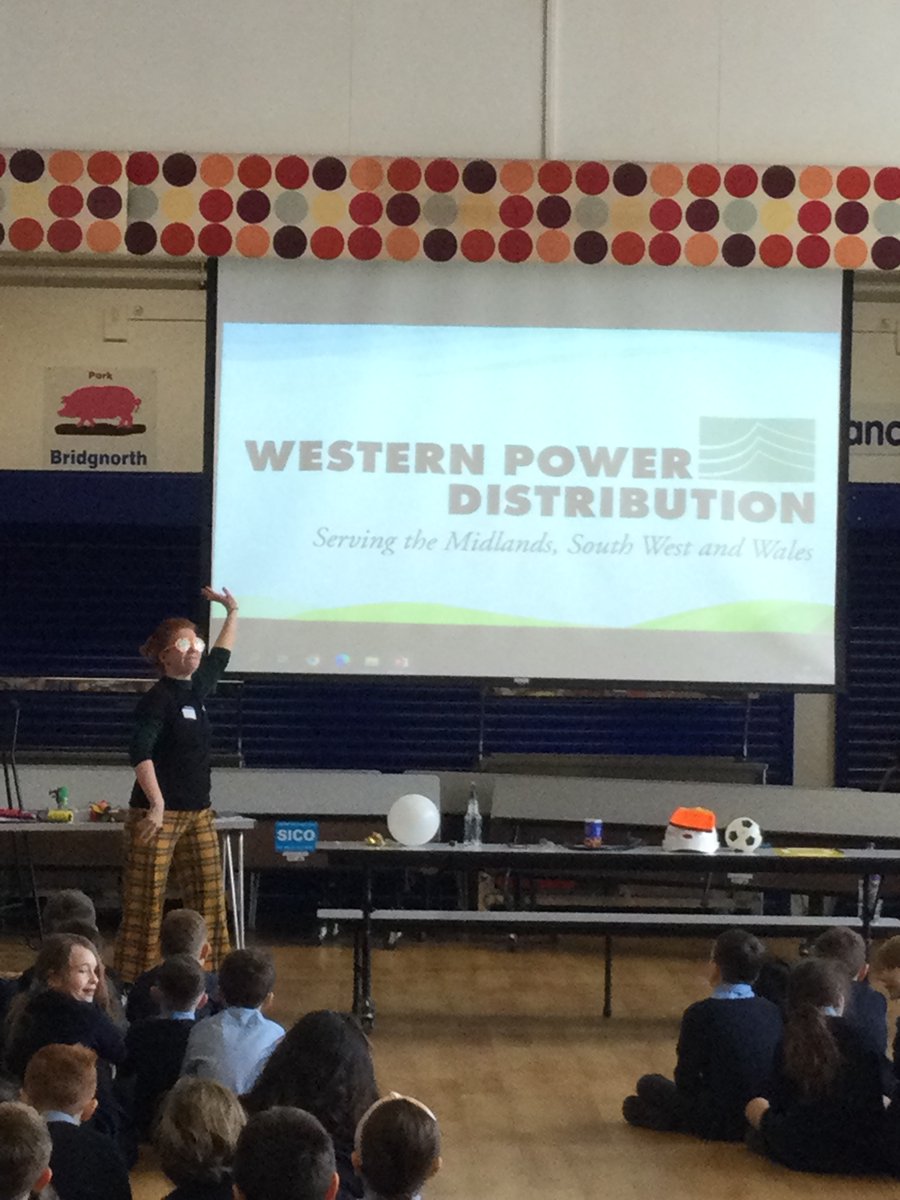 PrimaryFranche's tweet photo. Years 4,5 and 6 had a fun visit from @wpduk today to teach them about how to stay safe around electricity.  #STEMlearning #WesternPowerDistribution #call105 https://t.co/Dmtu51lIwN