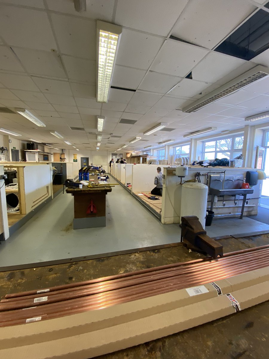 Andyi1989's tweet photo. Super excited to be at @gifhe today, guest judging on behalf of @EGEnergyUK @EasyMCSLtd some brilliant plumbing, heating &amp; electrical learner’s at #InterColl22 today! Lots of really good looking installs from @gifhe, @DVCollege &amp; @RotherhamColl - @forrestleigh https://t.co/PjmU2fllEC