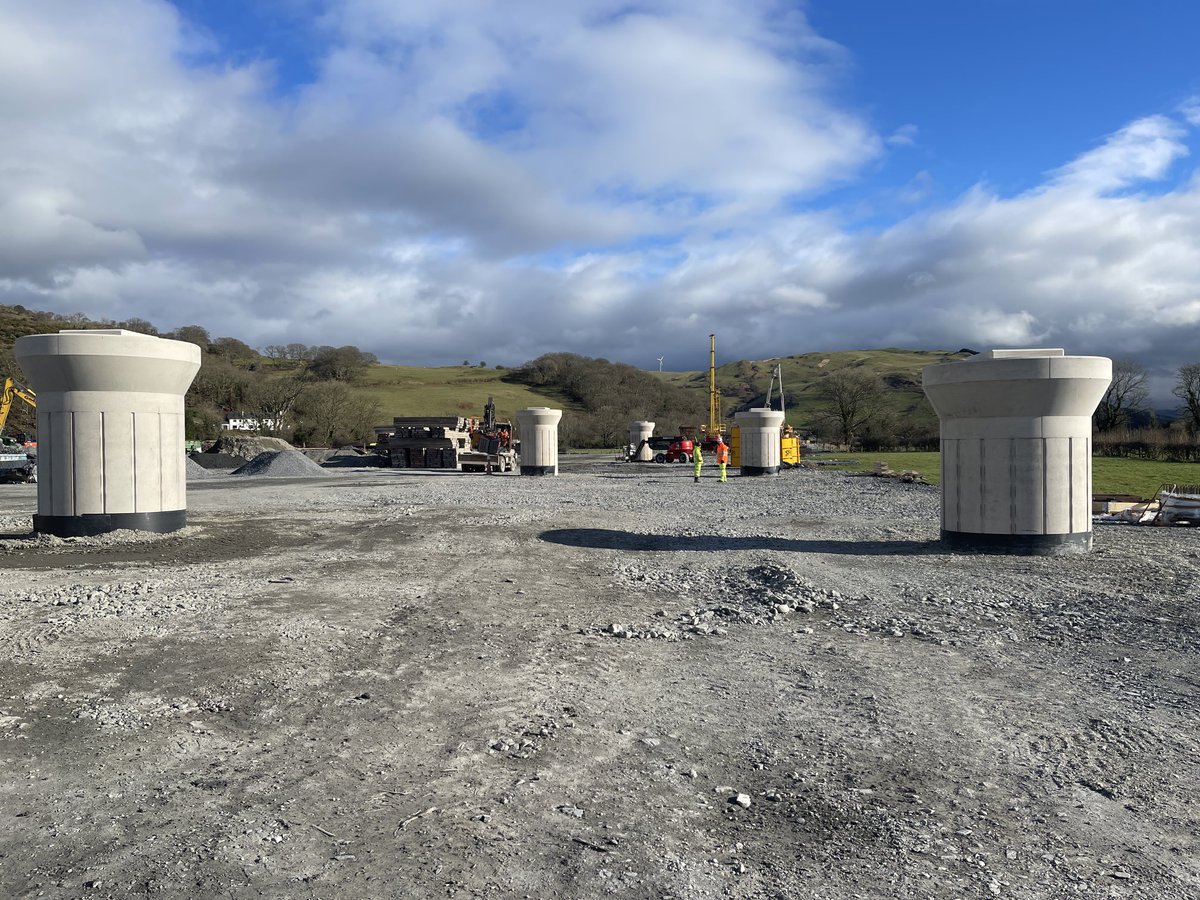 Dyfi bridge progressing well ⁦<a href="/RBettsConstruct/">R Betts Construction</a>⁩ formwork supplied by Special Formwork.