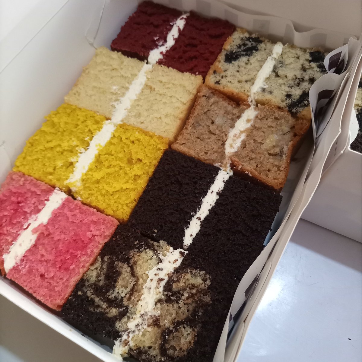 VARIETY CAKE SLICES 🇬🇧🇬🇧 (@lilysbakeshop7) on Twitter photo 