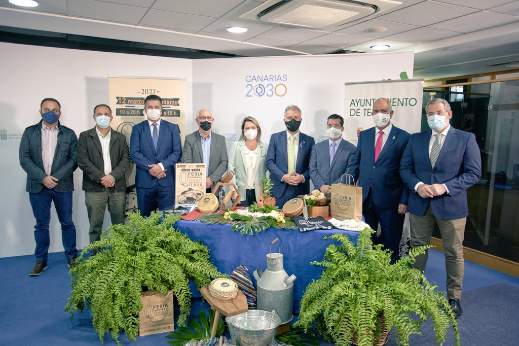 MancomunidadNGC's tweet photo. 📢 Todo preparado para que el próximo fin de semana #Teror sea la capital del queso🧀. Imagen de la rueda de prensa de esta mañana en Presidencia del Gobierno🇮🇨 https://t.co/A77NsDWusN