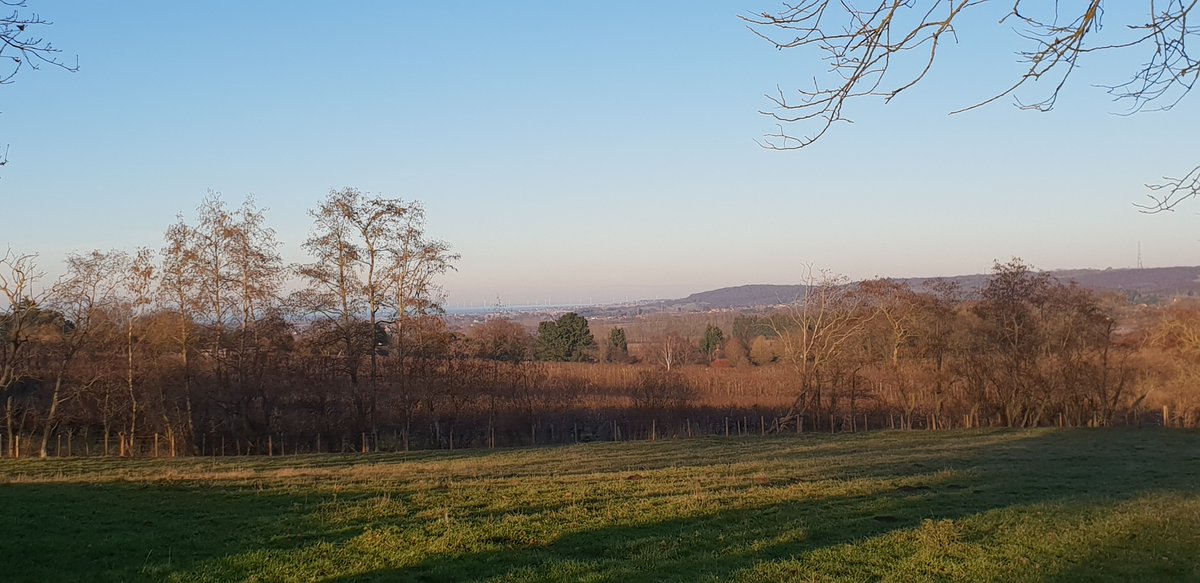 WhiteLionKent's tweet image. It's a lovely sunny day, perfect for a walk in the countryside - walking offers the physical benefits of exercise while also boosting your emotional well-being

Check out the walks around the White Lion on our website: whitelionselling.co.uk/walks-trails
#pubwalks #favershamwalks #kentwalks