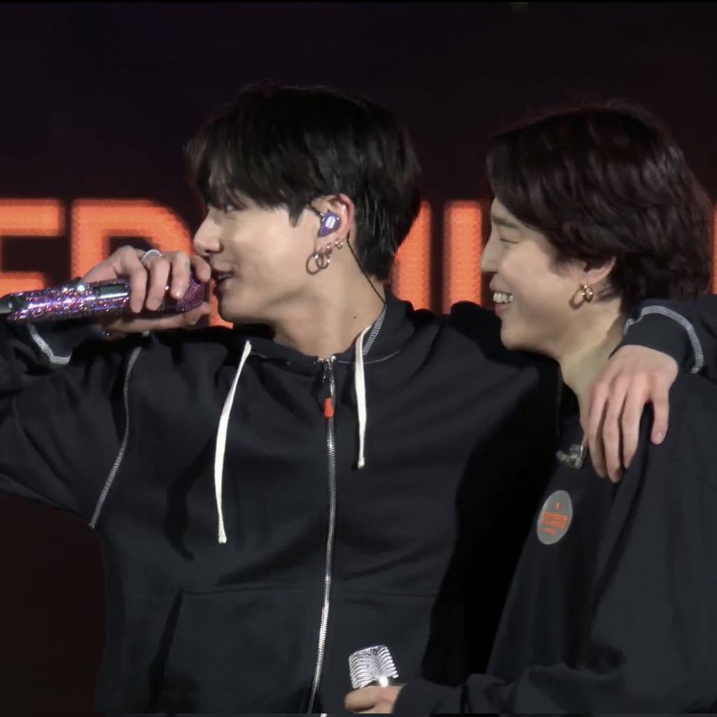 adorejmjk's tweet photo. we get it jikook https://t.co/aYOSsTinq1