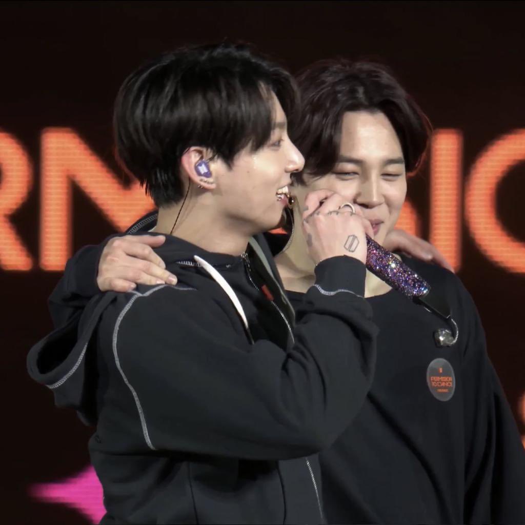 adorejmjk's tweet photo. we get it jikook https://t.co/aYOSsTinq1