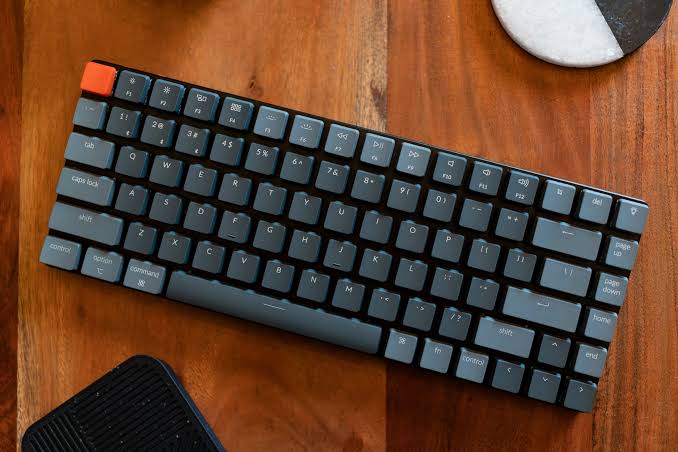 READ THE FULL ARTICLE TO KNOW 7 SMART KEYBOARD HACKS THAT CAN SAVE YOUR TIME?
trendingtales.com/read-the-full-…
#trendingtales #trending #viral #keyboardtricks #time