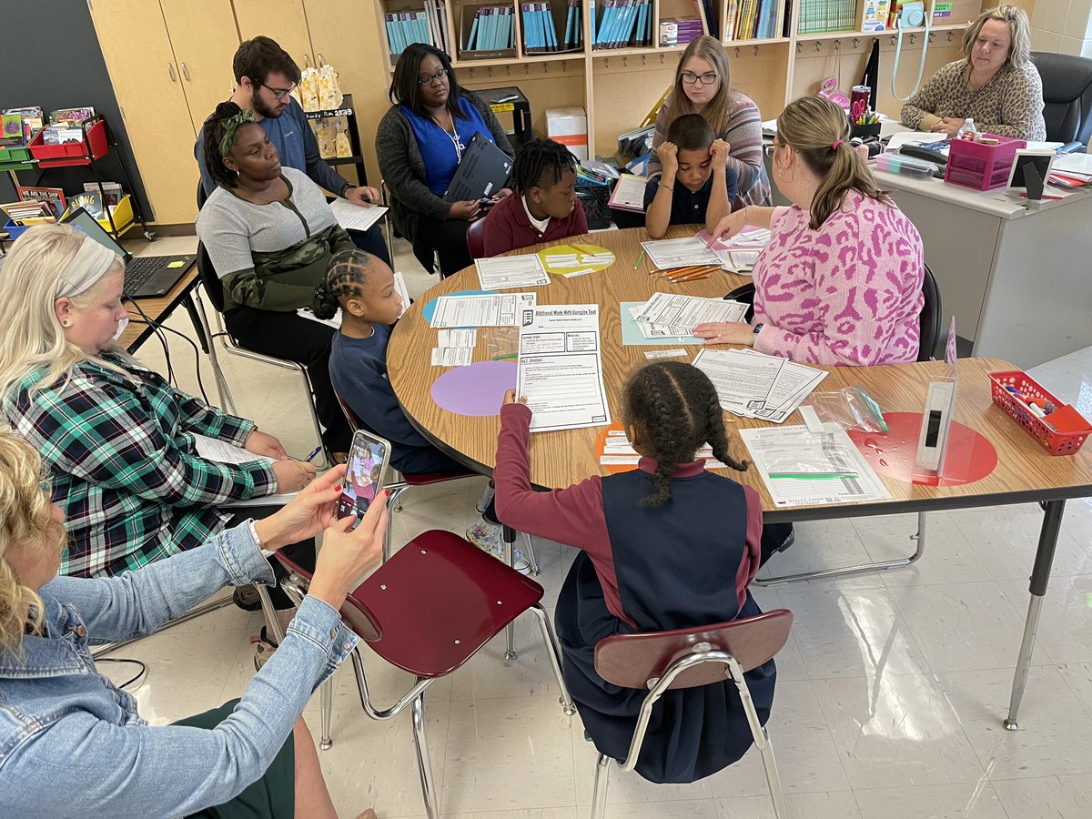 crystalmayer07's tweet photo. What a wonderful Learning Lab @ElementaryHardy. 3rd grade was engaged in productive struggle at the teacher table in ALL Block. @hcsmidtown @hamcoschools @davis_hillery https://t.co/PZhIXoAslu
