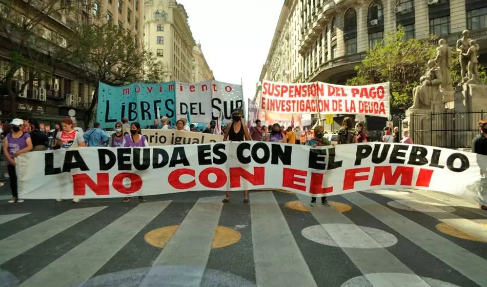 HumbertoTumini's tweet photo. Hoy trata la Cámara de Diputados si se aprueba o no pagar la deuda de Macri con el FMI. Esperemos que los representantes del pueblo de la nación estén a la altura del mandato que se les ha otorgado y recuerden: LAS ESTAFAS NO SE PAGAN. Menos con el sufrimiento de los humildes. https://t.co/SkbCsfbtw5