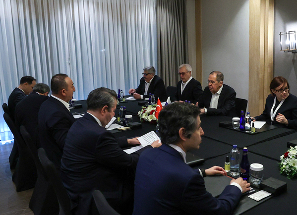 главы мид россии армении и азербайджана. кулеба лавров анталья. переговоры фото. переговоры глав мид. переговоры лаврова и кулебы в турции.