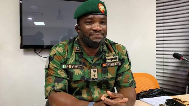 SLukako's tweet photo. JUST IN☆

Nigeria Army denied  Former Governor of Ebony State Dave Umahi entry into Ebony State Government  House. https://t.co/msEl95twJD