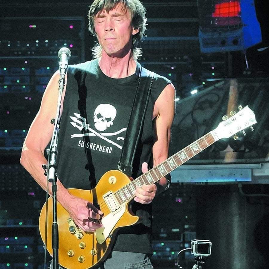 Happy birthday
TOM SCHOLZ 75

BOSTON! 