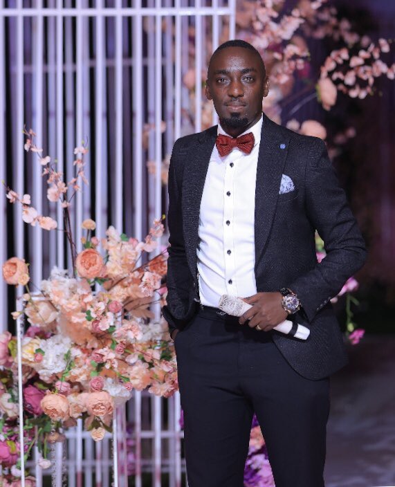 RonnieMcVex's tweet photo. Over time, I have learnt that when you choose to do it different and better every time you have an opportunity, it keeps you relevant and appreciated thus, bigger businesses.
Something new and big coming to Africa and I am much humbled to be part.
#MrGoodNews🎤 #NxtTransit https://t.co/7PNL5eEFKU