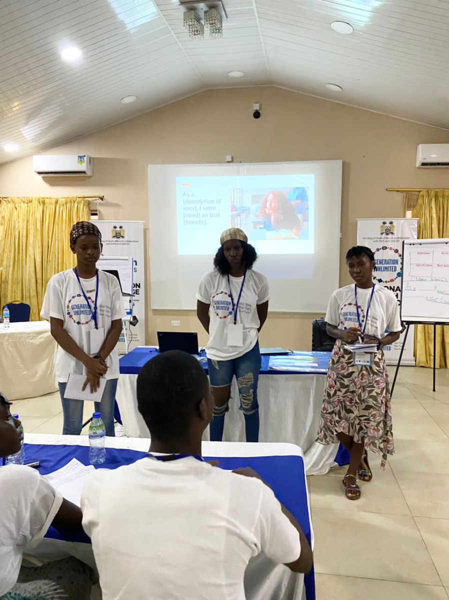 DSTISierraLeone's tweet photo. 💡@_GenUnlimited #SierraLeone youth participants are getting ready to present innovative ideas to address challenges in their communities.

Received feedback from their peers, #DSTI &amp; @AfriqiaSolution facilitators. 

#Changemakers

@UNICEFSL
#MoYA
#GenUSL https://t.co/py0SFS5Sb3