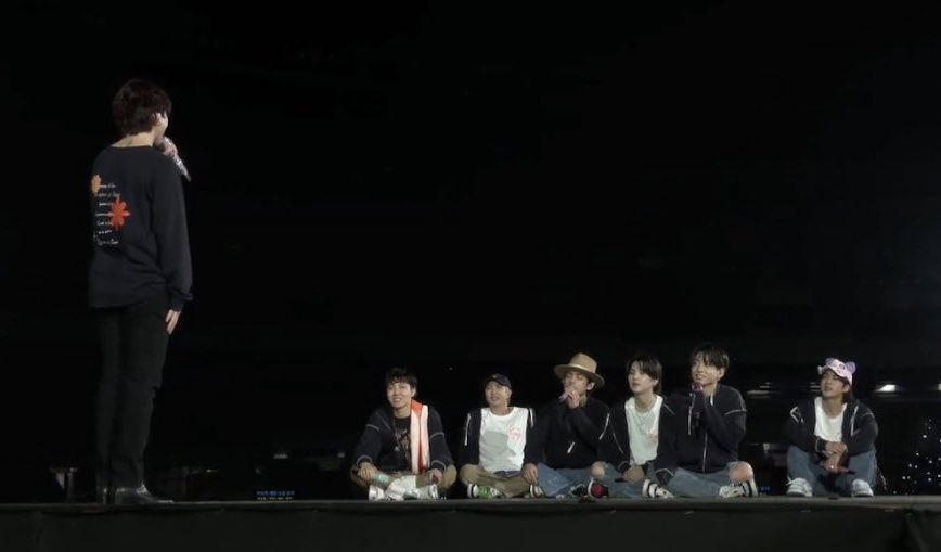 STlLLWlTHK00's tweet photo. me explaining to my friends why I’m watching the same concert 10 times https://t.co/C52NE58tTI