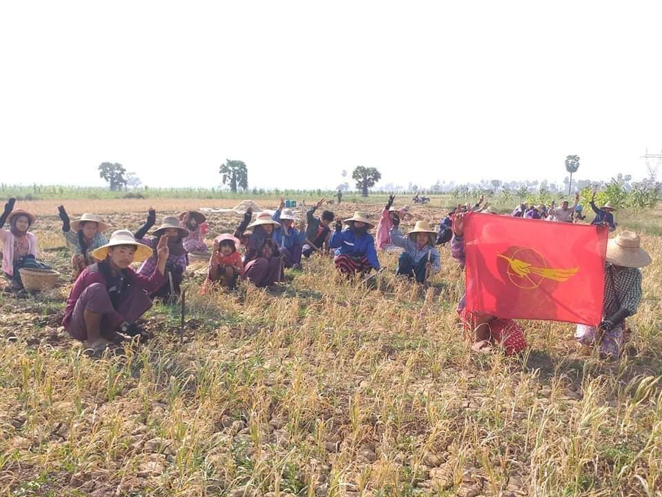 Anti-coup revolutionary strike in Sagaing's Salingyi Twp, Mount Letpadaung Area. 🪧

#2022Mar10Coup #WarCrimesOfJunta #WhatsHappeningInMyanmar