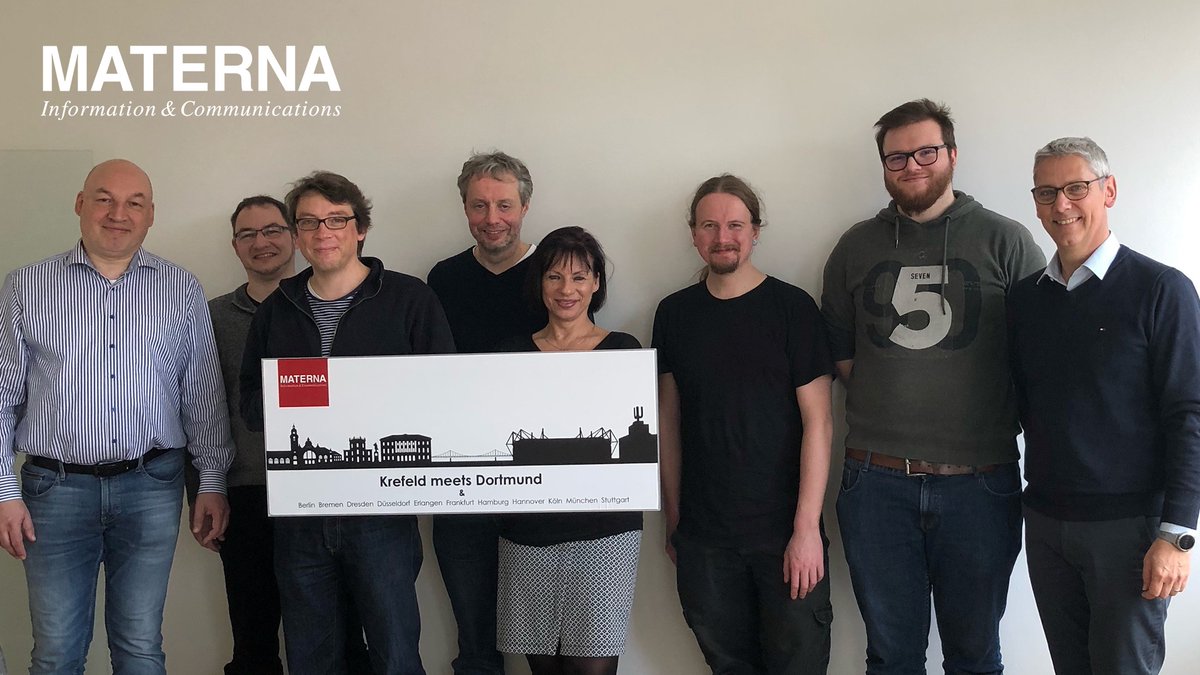 Materna_SE's tweet photo. Unser Leiter BL #PublicSector, Michael Hagedorn (r.), hat unsere neuen Kolleg:innen von #TraffGo Road in #Krefeld besucht, natürlich mit Gastgeschenk!🙂
traffgo ist spezialisiert auf IT-Lösungen für die Verarbeitung von #Verkehrsdaten und seit Ende 2021 Teil der Materna-Gruppe. https://t.co/aJP1y7CRj4