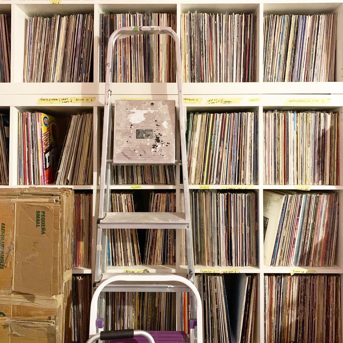yoyorecordsLDN's tweet photo. Our Instagram boss is finishing up an off-site project so we snapped a couple #shopviews in the meantime. Regular #newarrivals posts will be back soon βοΈ #ourshop #recordstore #eastlondon #vinyl #records #yoyorecordslondon https://t.co/j4jWQhyWRU
