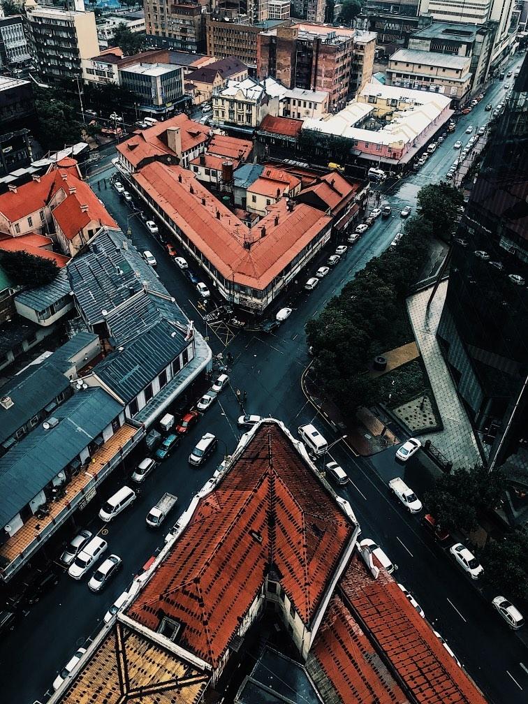 CityofJoburgZA's tweet photo. Afternoon Jozi, can you guess #WhereInJoburg this lovely shot was taken 🤩.
📸@gypseenialion
#ExploreJoburg ^LM https://t.co/9GTTikqF4i
