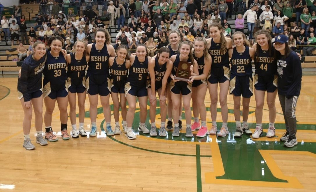 Bishop McGuinness Varsity Lady Villains tweet media