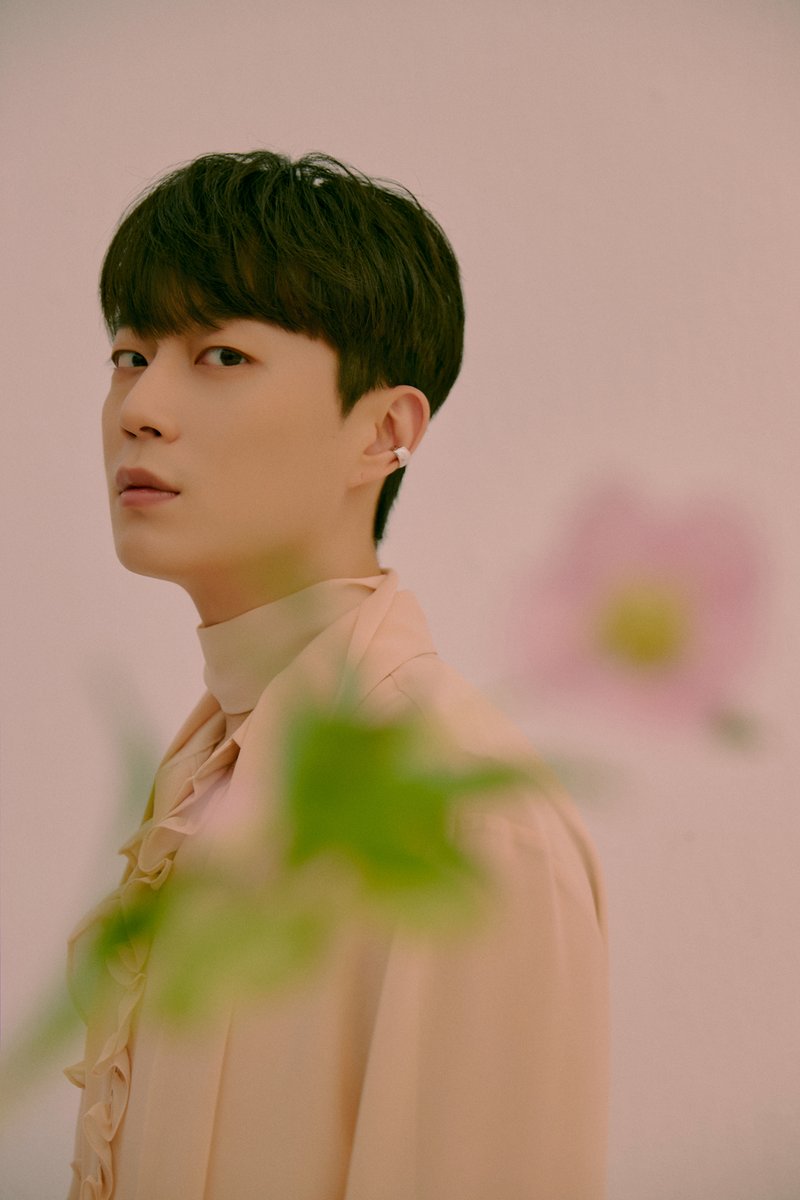 Highlight_AUent's tweet photo. HIGHLIGHT THE 1st FULL ALBUM [DAYDREAM] CONCEPT PHOTO 3. AFTER THE DREAM Ver.
2022. 03. 21. 18:00

✔ https://t.co/kGAC99Rg0k

#하이라이트 #HIGHLIGHT #윤두준 #YOONDUJUN #양요섭 #YANGYOSEOP #이기광 #LEEGIKWANG #손동운 #SONDONGWOON #데이드림 #DAYDREAM https://t.co/KFToNxyBeU