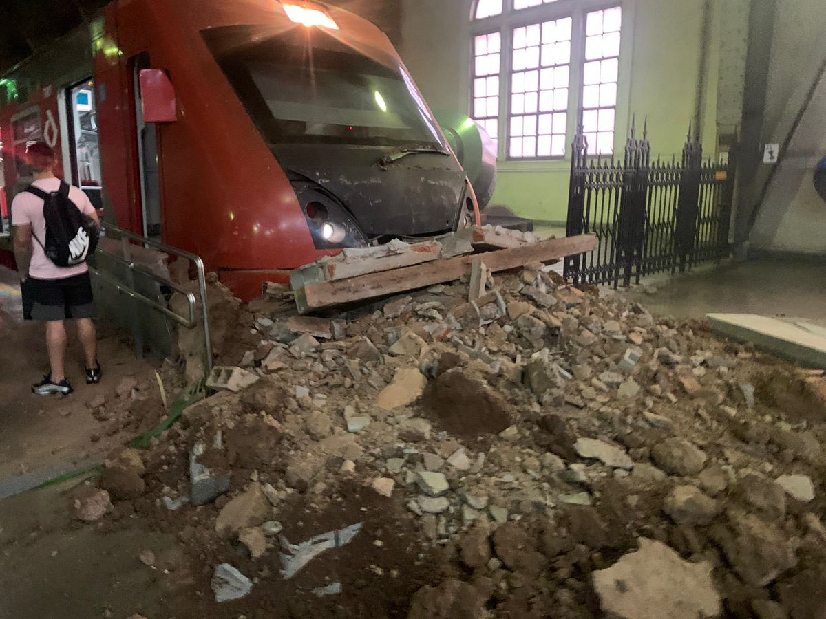 geraldopost's tweet photo. A Transparência e a falta de capacidade de uma empresa administrar um transporte público, inacreditável que em poucos meses tanta coisa ruim esteja acontecendo. É boicote, é administração ruim? #CPTM #Linha8 #TremSP https://t.co/3AA0Tvjv60