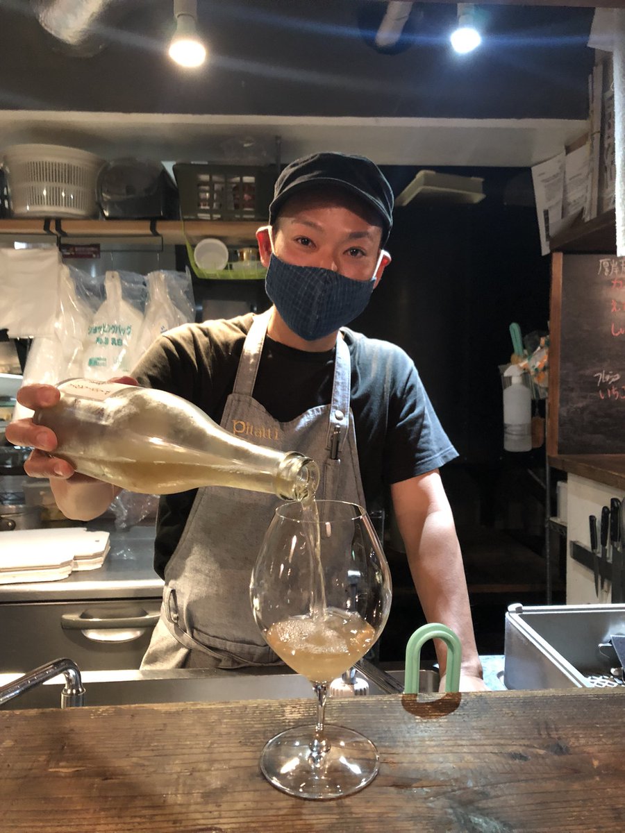 goohba's tweet photo. 失敗も込みで挑戦してみる！

狛江にあるピッツェリアPitattiさんはオーナーの高野さんの人柄が滲み出た優しい空気の流れるお店です。

ピッツァの味わいは抜群で僕史上一番のクオリティーでした。

でも、ここまでくるには色々なトライ&amp;エラーを乗り越えての今があるということ。 https://t.co/IgCNUEuiO2