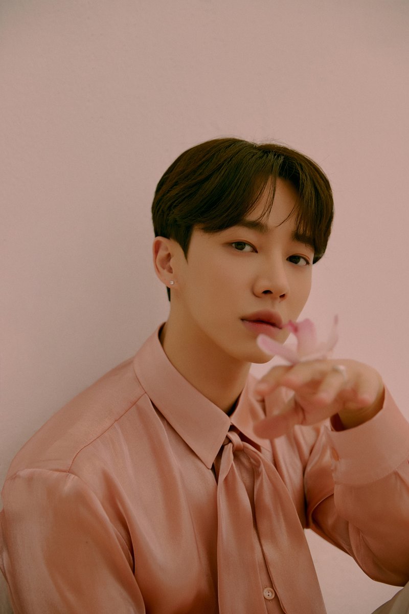 Highlight_AUent's tweet photo. HIGHLIGHT THE 1st FULL ALBUM [DAYDREAM] CONCEPT PHOTO 3. AFTER THE DREAM Ver.
2022. 03. 21. 18:00

✔ https://t.co/kGAC99zF8M

#하이라이트 #HIGHLIGHT #윤두준 #YOONDUJUN #양요섭 #YANGYOSEOP #이기광 #LEEGIKWANG #손동운 #SONDONGWOON #데이드림 #DAYDREAM https://t.co/IxROosMRfJ